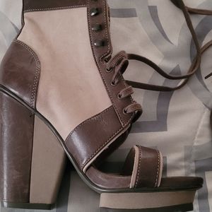 Beautiful Tsubo Shoes